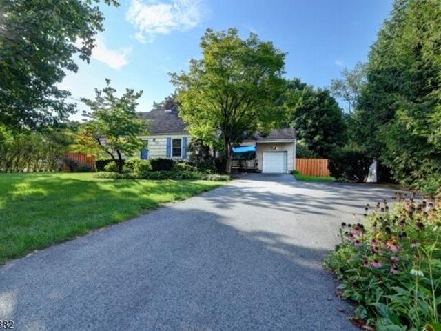 House for sale in Pompton Plains, Pequannock Township