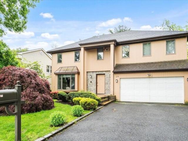 House for sale in Albertson