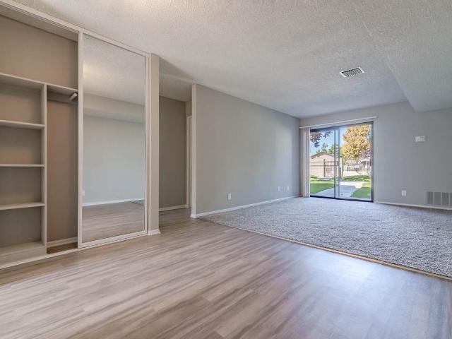 Apartment for rent in Lancaster, California