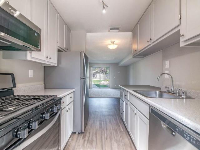 Apartment for rent in Lancaster, California
