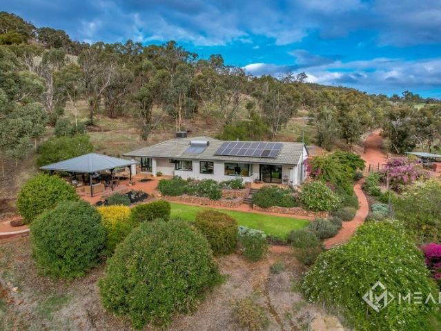 Cottage for sale in Julimar, Western Australia