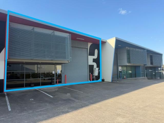 Warehouse for rent in Kings Creek, Queensland