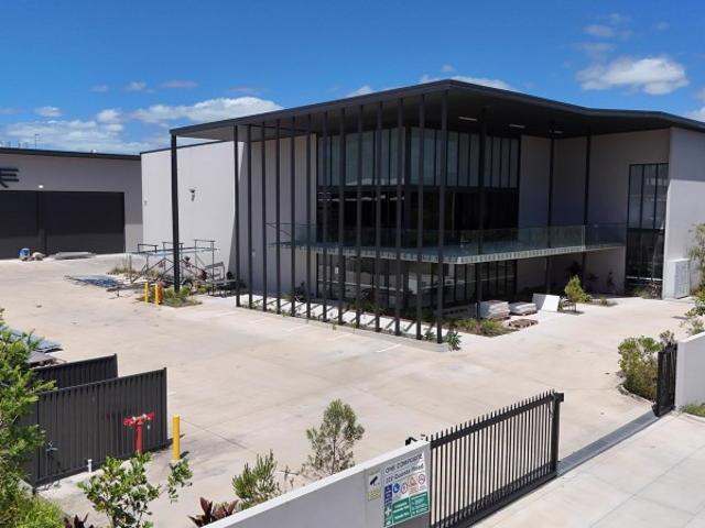 Warehouse for rent in Kings Creek, Queensland