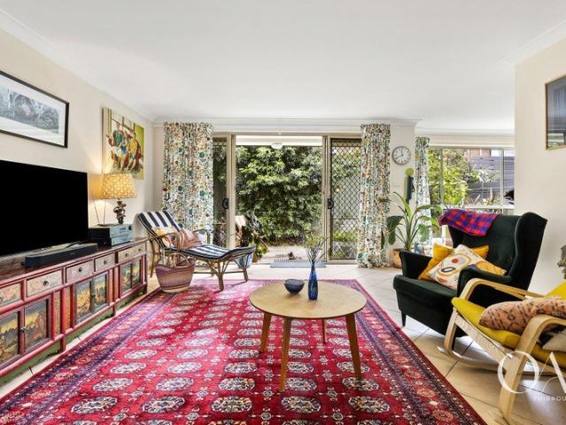 Townhouse for sale in Thirroul, Wollongong City Council