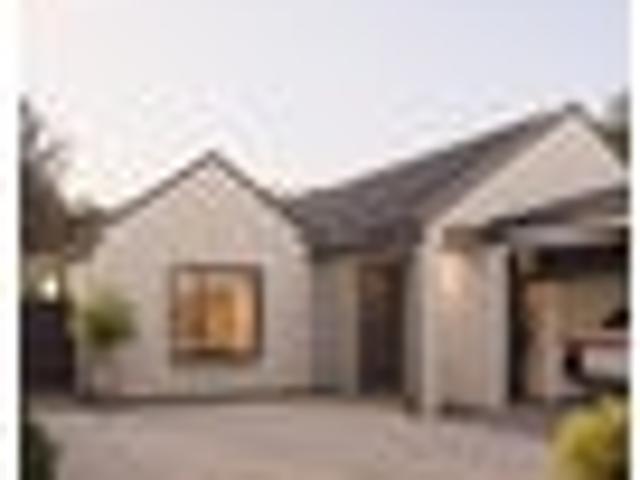 Townhouse for sale in Redwood, Canterbury