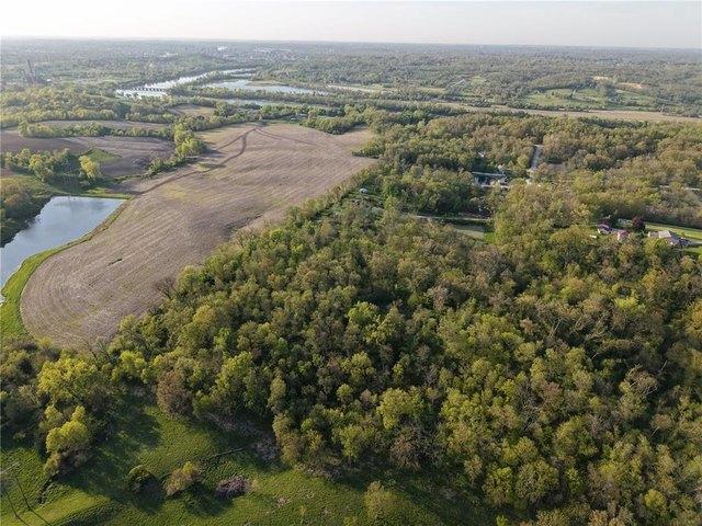 Land for sale in Linn, Iowa