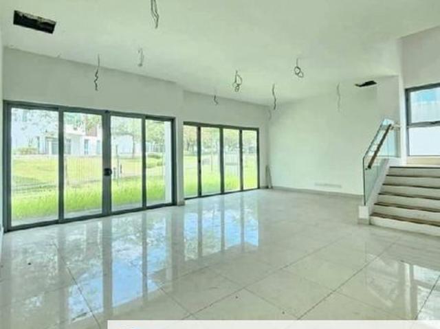 House for sale in Taman Bukit Lenang, Plentong