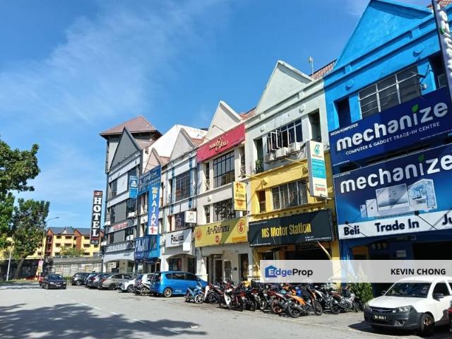 Shop for rent in Petaling, Damansara Damai