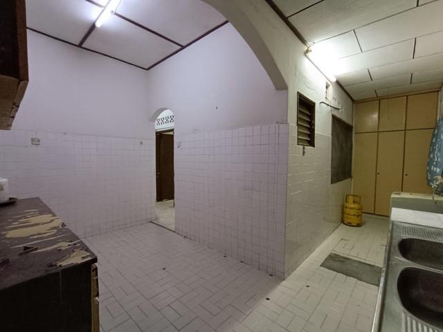 Terraced House for sale in Malaka