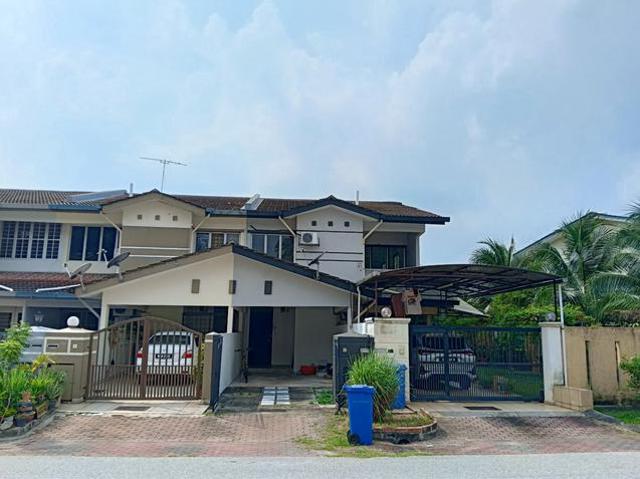 Townhouse for sale in Petaling, Alam Impian