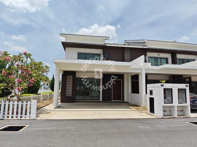 Terraced House for sale in Wellesley, Penang
