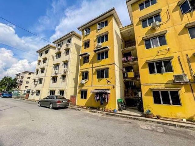 Flat for sale in Kelana Jaya, Petaling Jaya