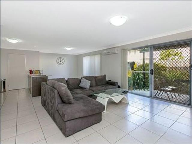 Townhouse for rent in Calamvale, Greater Brisbane