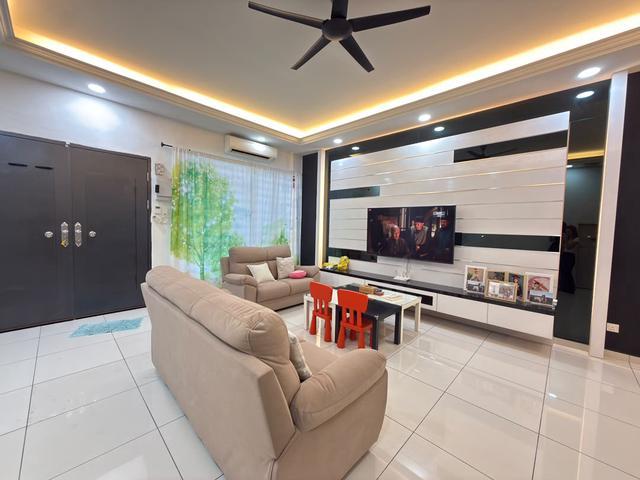 Terraced House for sale in Malaka