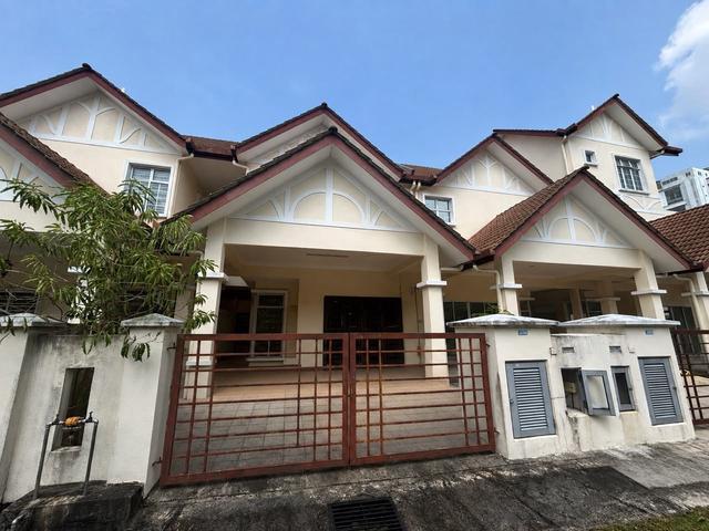 Terraced House for sale in Malaka