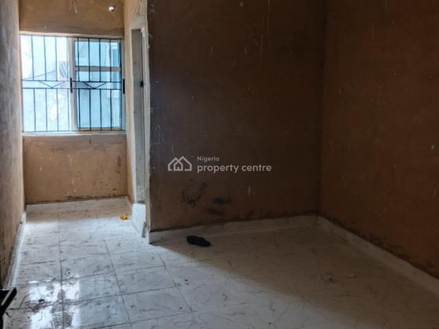 Flat for rent in Surulere, Oyo
