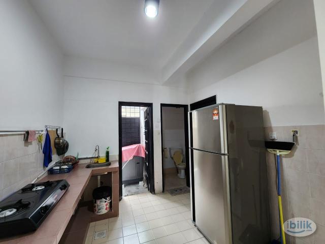 Room for rent in Alam Impian, Selangor