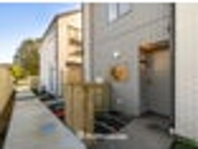 Townhouse for sale in Days Bay, Wellington