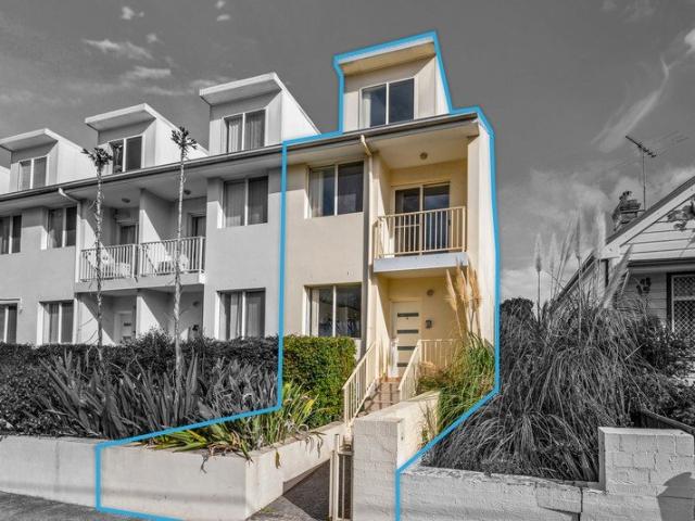 Townhouse for sale in Sydney, New South Wales
