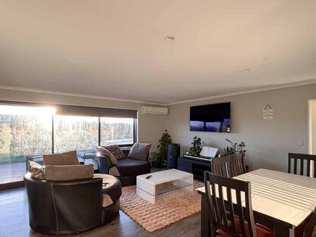 House for rent in Chaslands, Canterbury