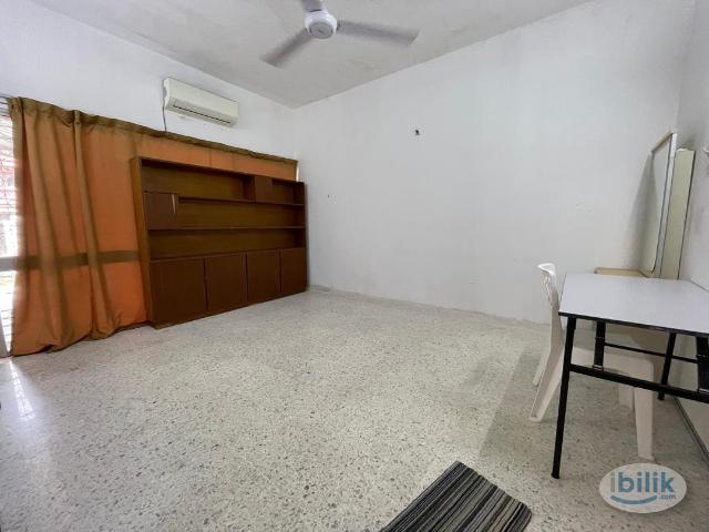 Room for rent in PJU 6, Petaling Jaya