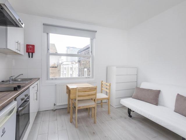 Studio for rent in Earl's Court, Greater London