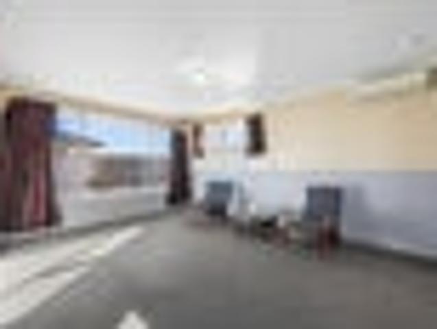 Apartment for sale in Chaslands, Canterbury