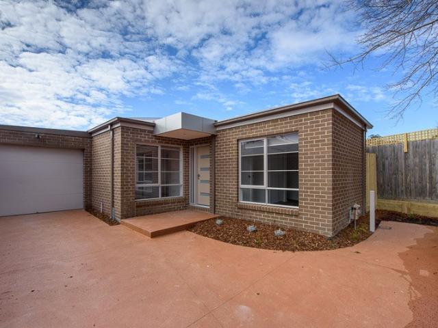 Townhouse for rent in Camerons Creek, Victoria