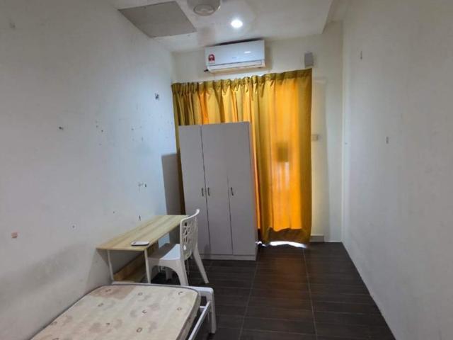 Room for rent in Petaling, Alam Impian