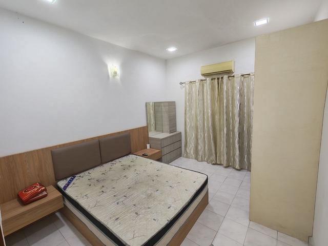 Terraced House for sale in Malaka