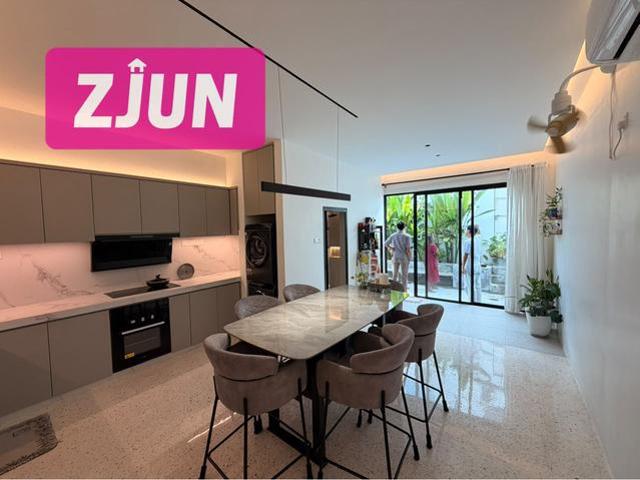 Terraced House for sale in Barat Daya, George Town