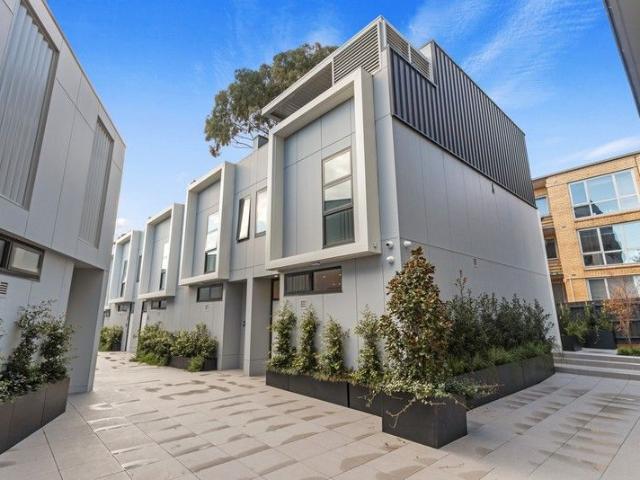 Townhouse for sale in Camerons Creek, Victoria