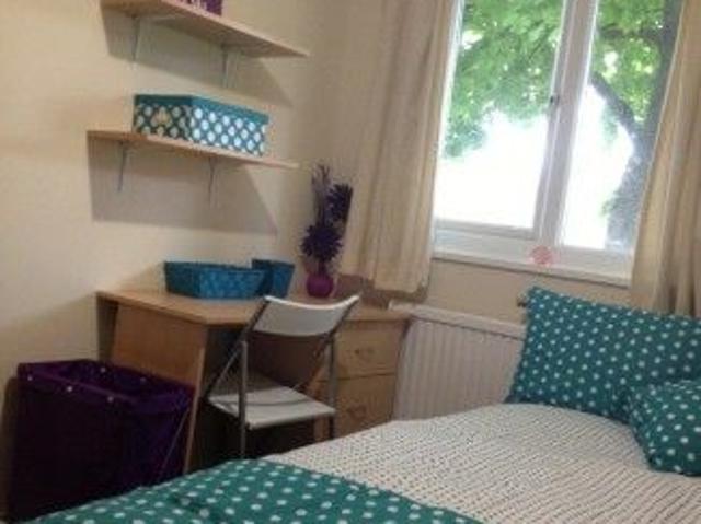 Room for rent in Park Hill, South Yorkshire