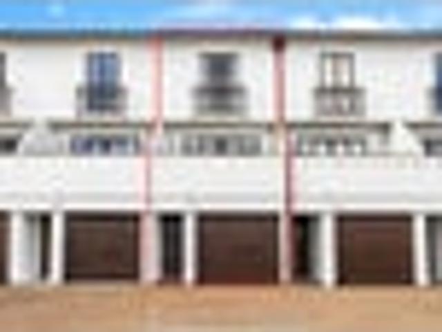 Townhouse for sale in Balmoral