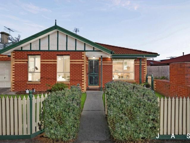 Villa for sale in Camerons Creek, Victoria
