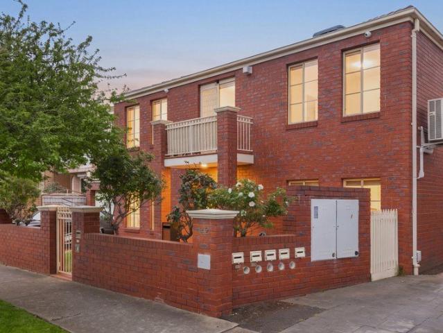 Townhouse for sale in Pascoe Vale, Melbourne