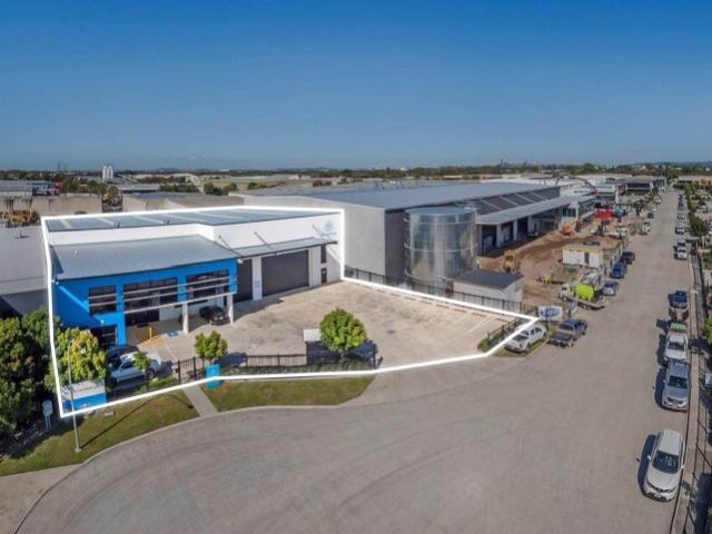 Warehouse for rent in Toombul, Queensland