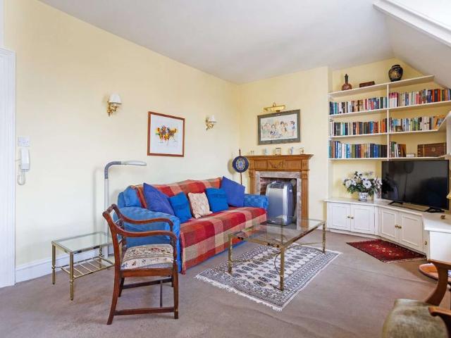 Apartment for rent in Tillington, Chichester