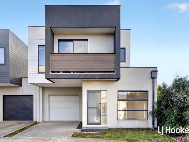 Townhouse for sale in Camerons Creek, Victoria