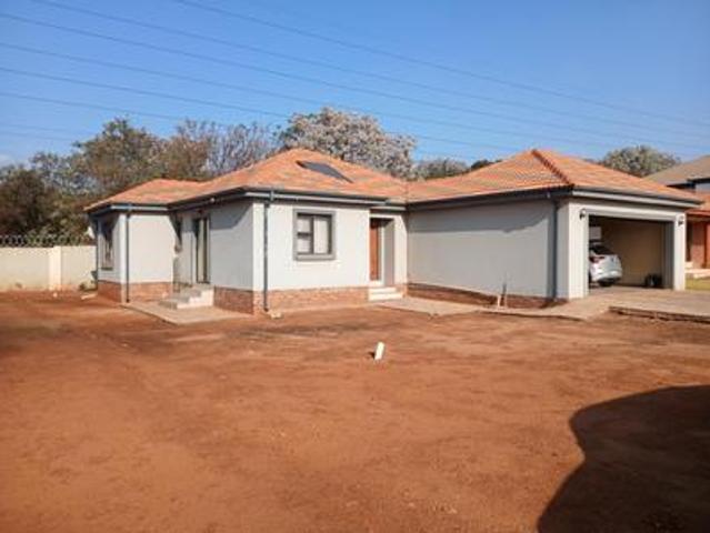 House for sale in Akasia, Gauteng