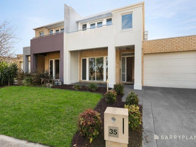 Townhouse for sale in Camerons Creek, Victoria
