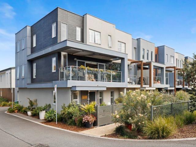 House for sale in Safety Beach, Melbourne