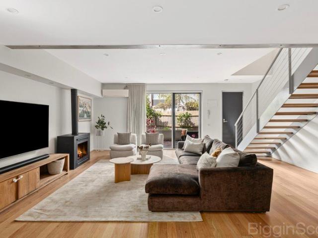 Townhouse for sale in Elwood, Melbourne