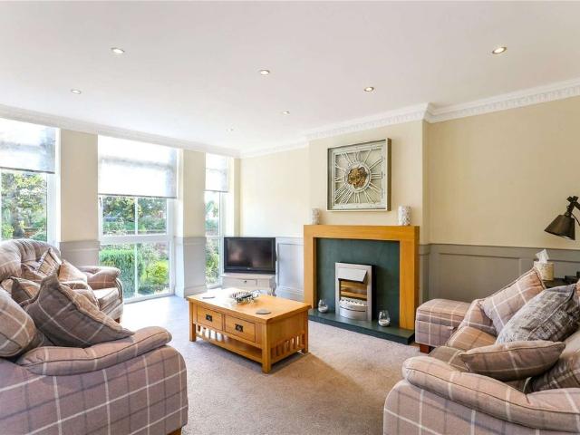 Apartment for rent in Fulshaw Park, Wilmslow