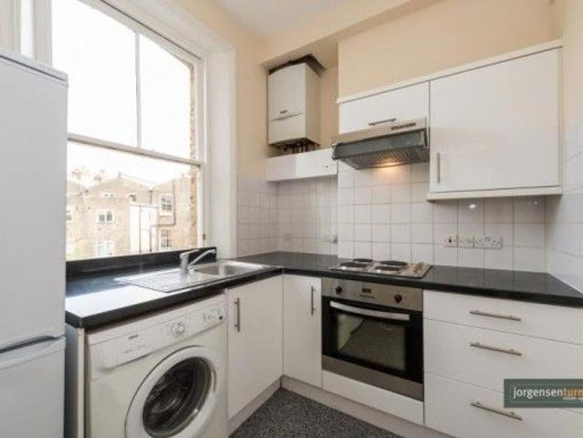Room for rent in Maida Hill, Greater London