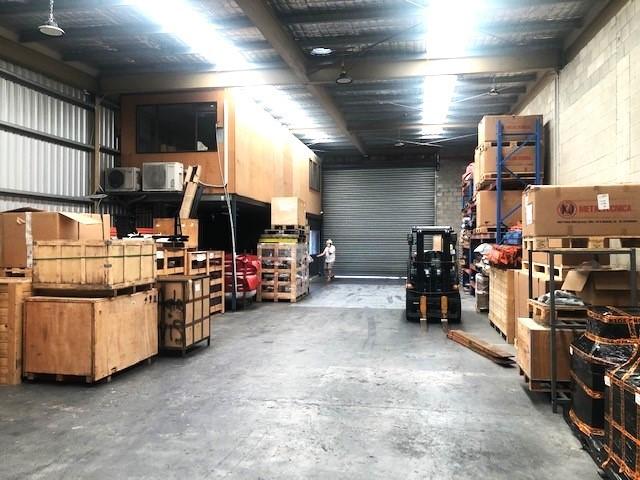 Warehouse for rent in Arundel, Gold Coast City
