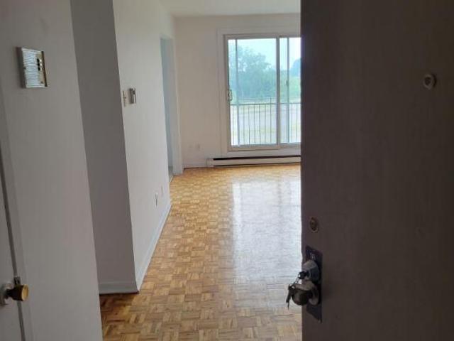 Apartment for rent in Laval-des-Rapides, Laval (région administrative)