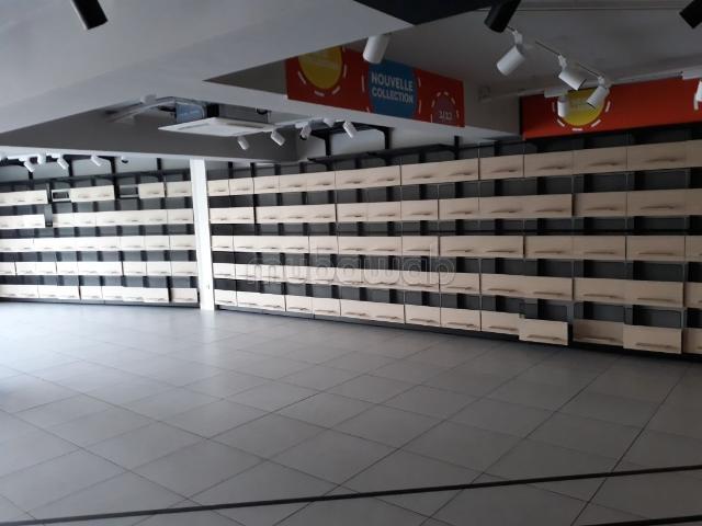 Local commercial location à Anfa, Gharb-Chrarda-Beni Hssen
