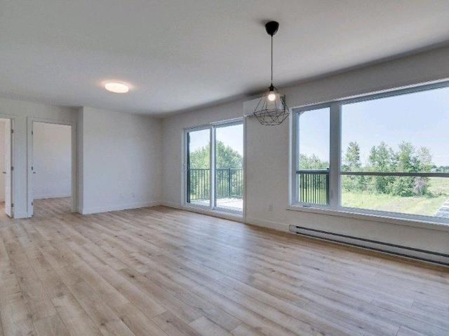 Apartment for rent in Saint-charles-borromée, Quebec