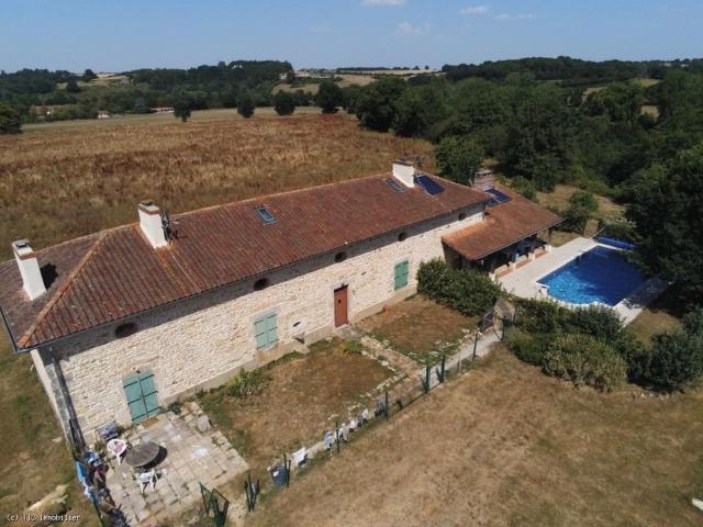 Maison vente à Montmorillon, Charroux